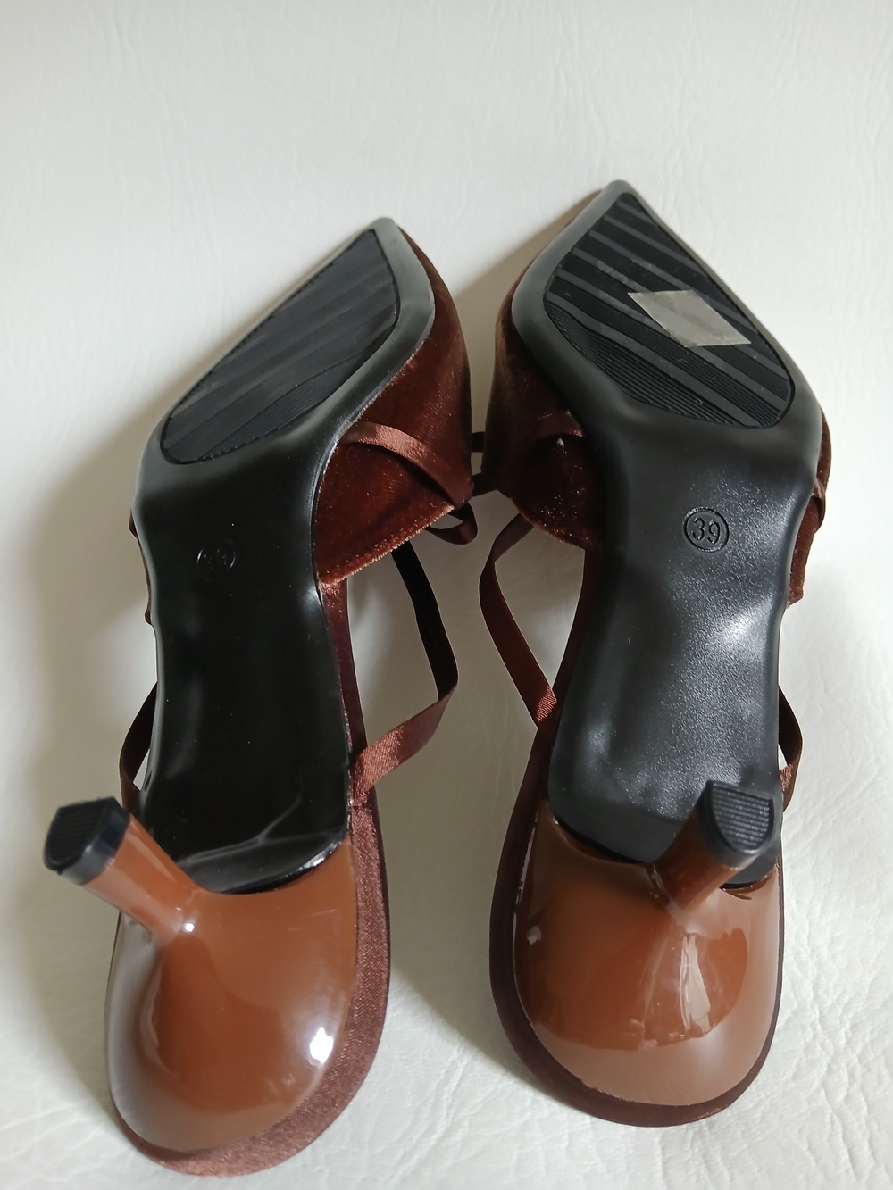 Women's CH Pointed Toe Brown Textured Fabric Mules Kitten Heels Sz8.5M - Picture 16 of 16